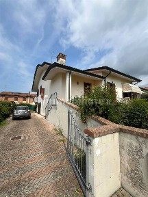 Terratetto unifamiliare 250 m², ottimo stato, Centro, Gonzaga