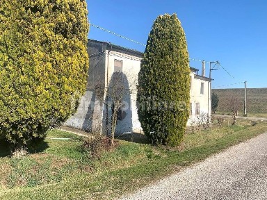 Terratetto unifamiliare 365 m², da ristrutturare, Roncoferraro