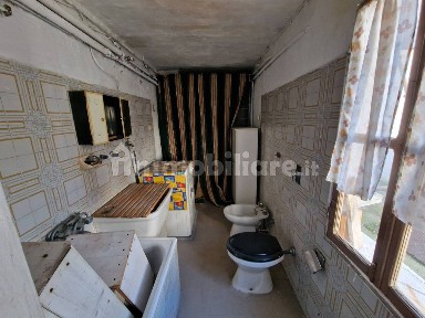 Terratetto unifamiliare 200 m², buono stato, Centro, Pomponesco