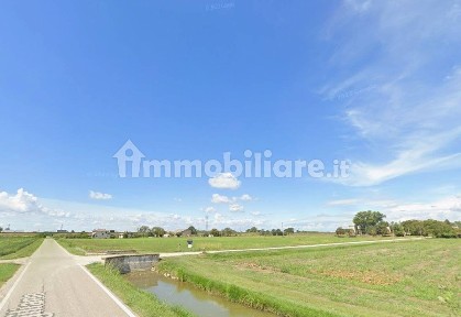 Borgo Virgilio, Via Virgiliana