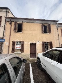 Terratetto unifamiliare 98 m², da ristrutturare, Grazie, Curtatone