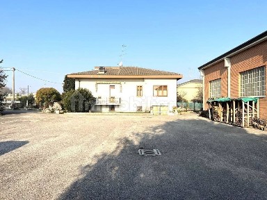 Terratetto unifamiliare 442 m², buono stato, Castel d'Ario