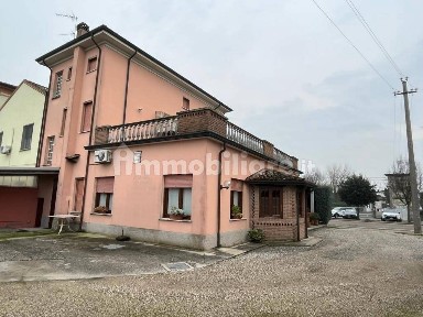 Terratetto unifamiliare 250 m², buono stato, Centro, San Benedetto Po