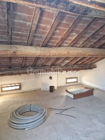 Terratetto unifamiliare 115 m², da ristrutturare, Quingentole
