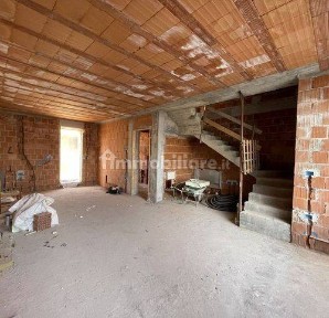 Terratetto unifamiliare 140 m², nuova, Centro, Suzzara