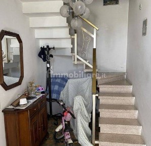 Terratetto unifamiliare 119 m², da ristrutturare, Centro, Suzzara