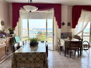 Quadrilocale lungomare cavalier bisani, Marina di Ragusa Centro, Ragusa