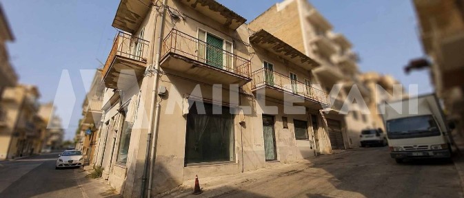 Appartamento via Pino 25, Centro, Scicli