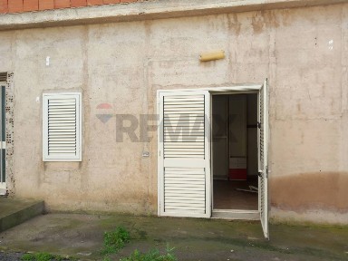 Trilocale ottimo stato, piano terra, Scoglitti, Vittoria