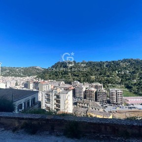 Trilocale via Quintino Sella 26, Modica Bassa, Modica