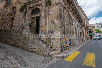 Appartamento via Celso 2, Modica Alta, Modica