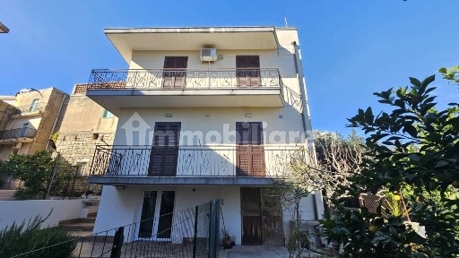 Appartamento buono stato, primo piano, Modica Alta, Modica