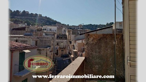 Trilocale via Larga Palme, 17, Centro, Scicli