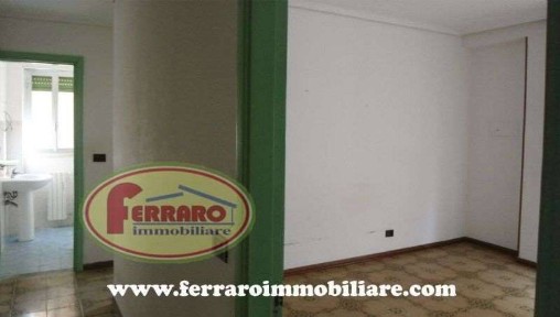 Quadrilocale da ristrutturare, primo piano, Centro, Ragusa