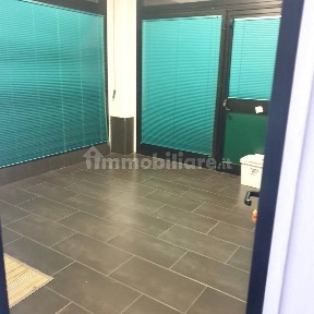 Locale commerciale in Affitto