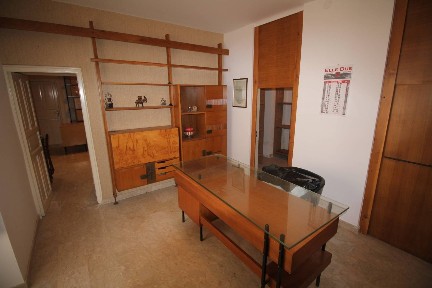 Trilocale buono stato, piano terra, Centro, Ragusa