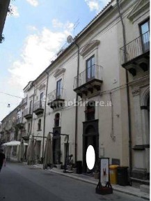 Appartamento all'asta via Mariannina Coffa 15 e Vico Rosa 46, Ragusa