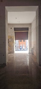 Locale commerciale in Affitto