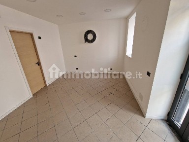Locale commerciale in Affitto