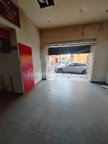 Locale commerciale in Affitto