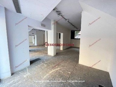 Locale commerciale in Affitto
