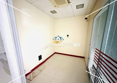 Locale commerciale in Affitto