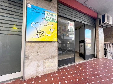Locale commerciale in Affitto