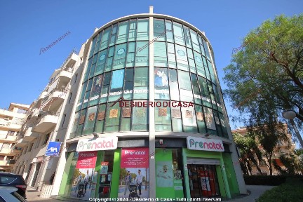 Locale commerciale in Affitto