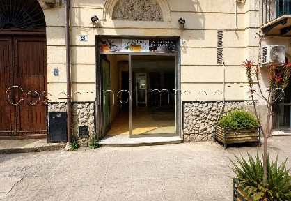 Locale commerciale in Affitto