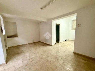 Locale commerciale in Affitto