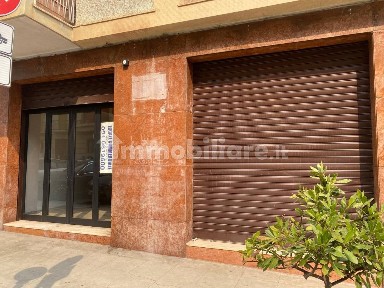 Locale commerciale in Affitto