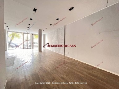 Locale commerciale in Affitto