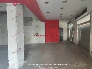 Locale commerciale in Affitto