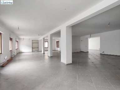Locale commerciale in Affitto
