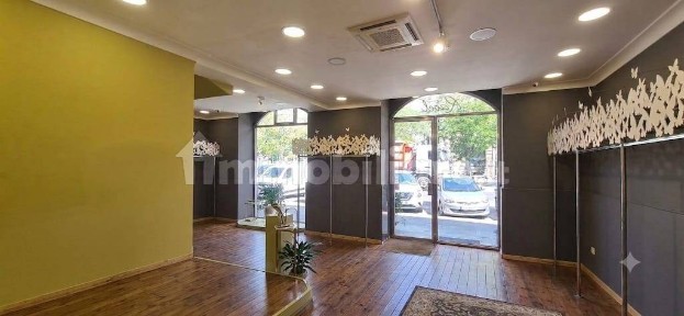 Locale commerciale in Affitto