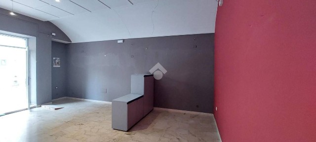 Locale commerciale in Affitto