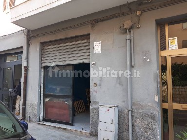 Locale commerciale in Affitto