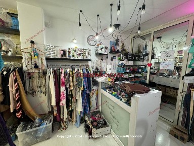 Locale commerciale in Affitto