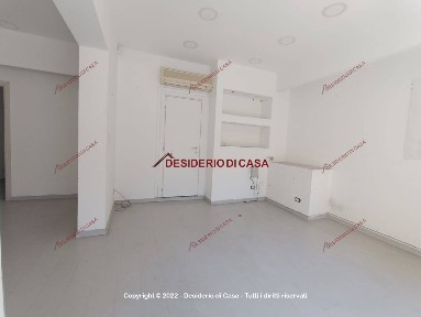 Locale commerciale in Affitto