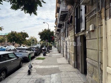Locale commerciale in Affitto
