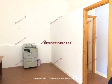 Locale commerciale in Affitto