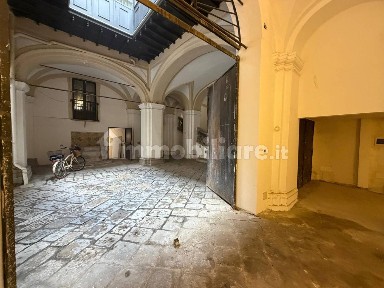 Locale commerciale in Affitto
