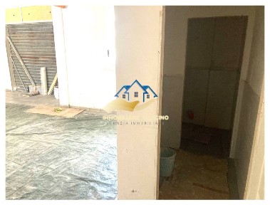 Locale commerciale in Affitto