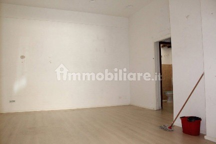 Locale commerciale in Affitto