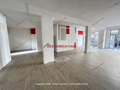 Locale commerciale in Affitto
