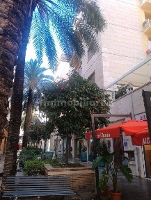 Locale commerciale in Affitto