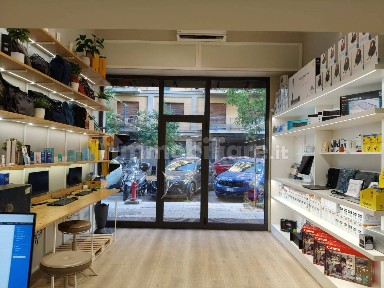 Locale commerciale in Affitto