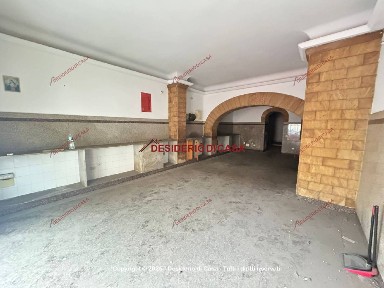 Locale commerciale in Affitto