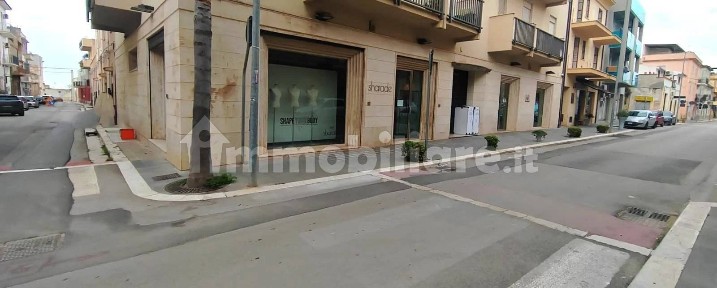 Locale commerciale in Affitto