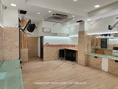 Locale commerciale in Affitto